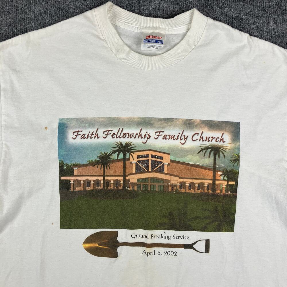 Hanes T-Shirt Mens L White Faith Fellowship Family Church 2002 Graphic Tee